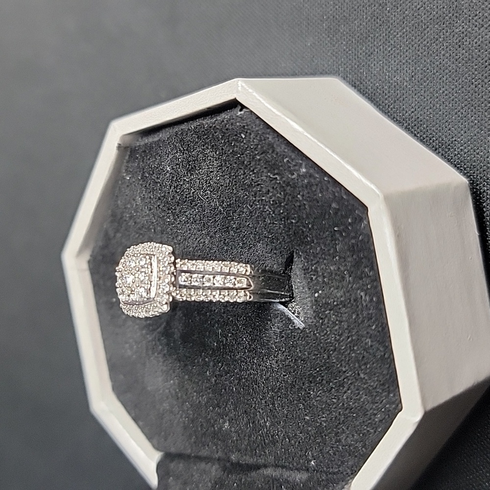 Silver Ring With Small Diamonds - image 7